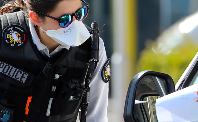 La défiance, cet autre virus qui contamine la France