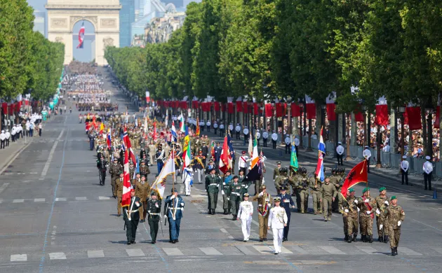 Du sommet de l’OTAN à la coalition des volontaires sur les Champs-Élysées