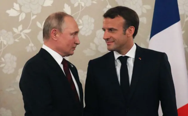 Turning the Table: Emmanuel Macron in Moscow