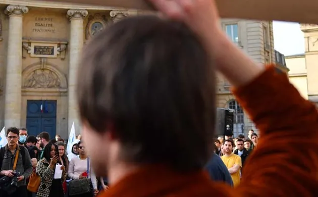 Les jeunes, Marine Le Pen et Emmanuel Macron