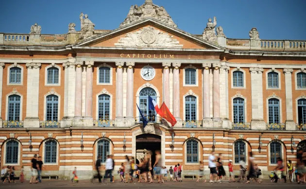 Municipales : une drôle de campagne, en-dessous de la mêlée