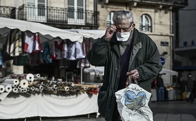 Durcir le confinement des seniors : sortir du débat par le haut