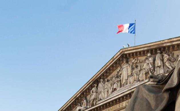 La Ve République, revue et corrigée par Emmanuel Macron