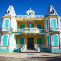 Outre-mer : les maires face aux crises