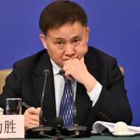 US-China Competition and the Chinese Renminbi: a Strategy of Resilience First