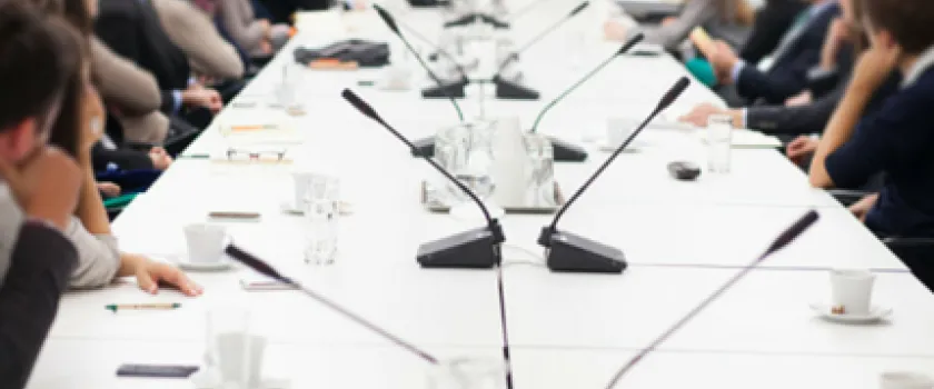 Des pistes pour limiter le monopole syndical